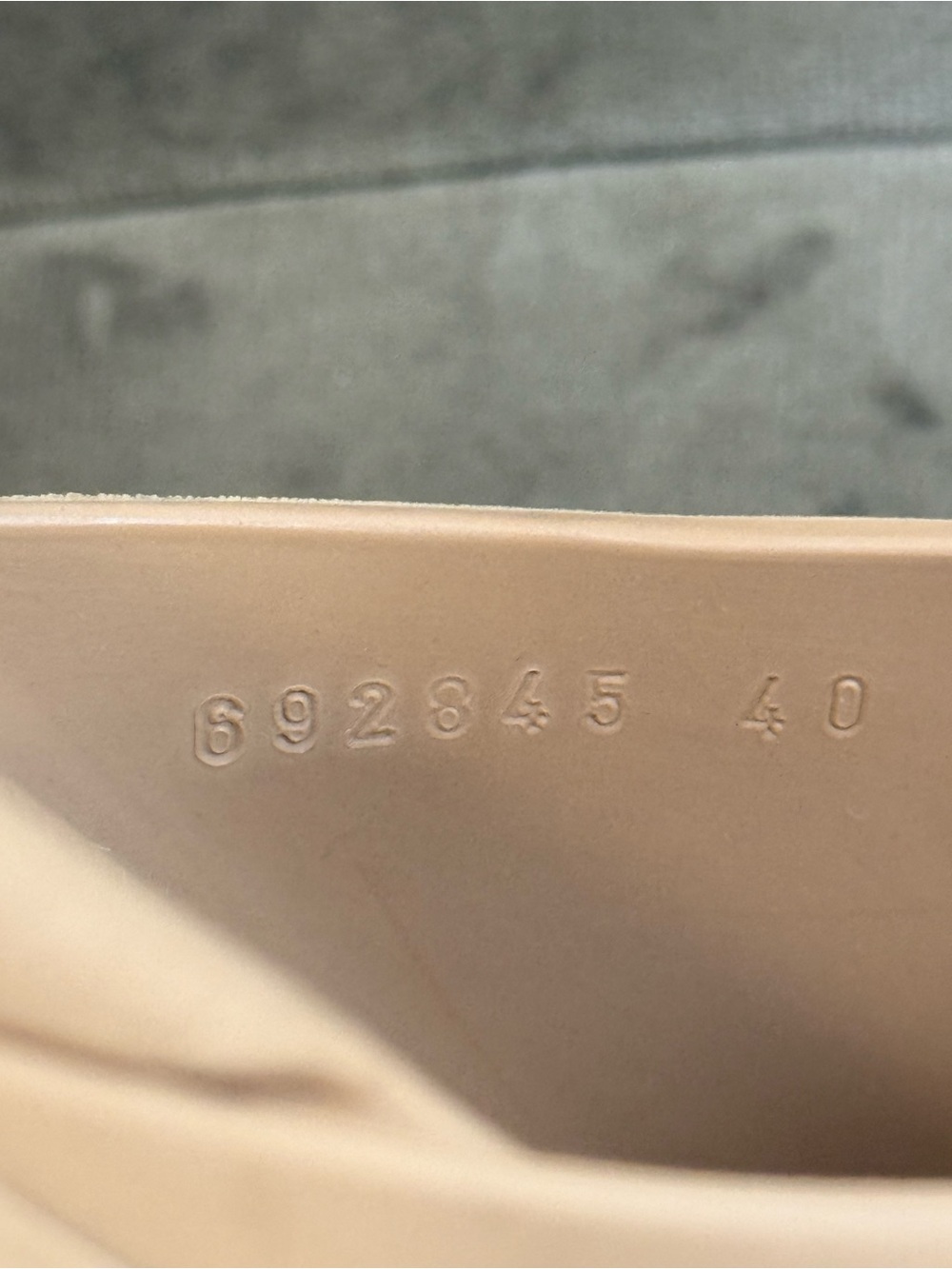 Gucci Vintage Camel GG Logo Rubber Slide Sandals - Picture 10 of 16